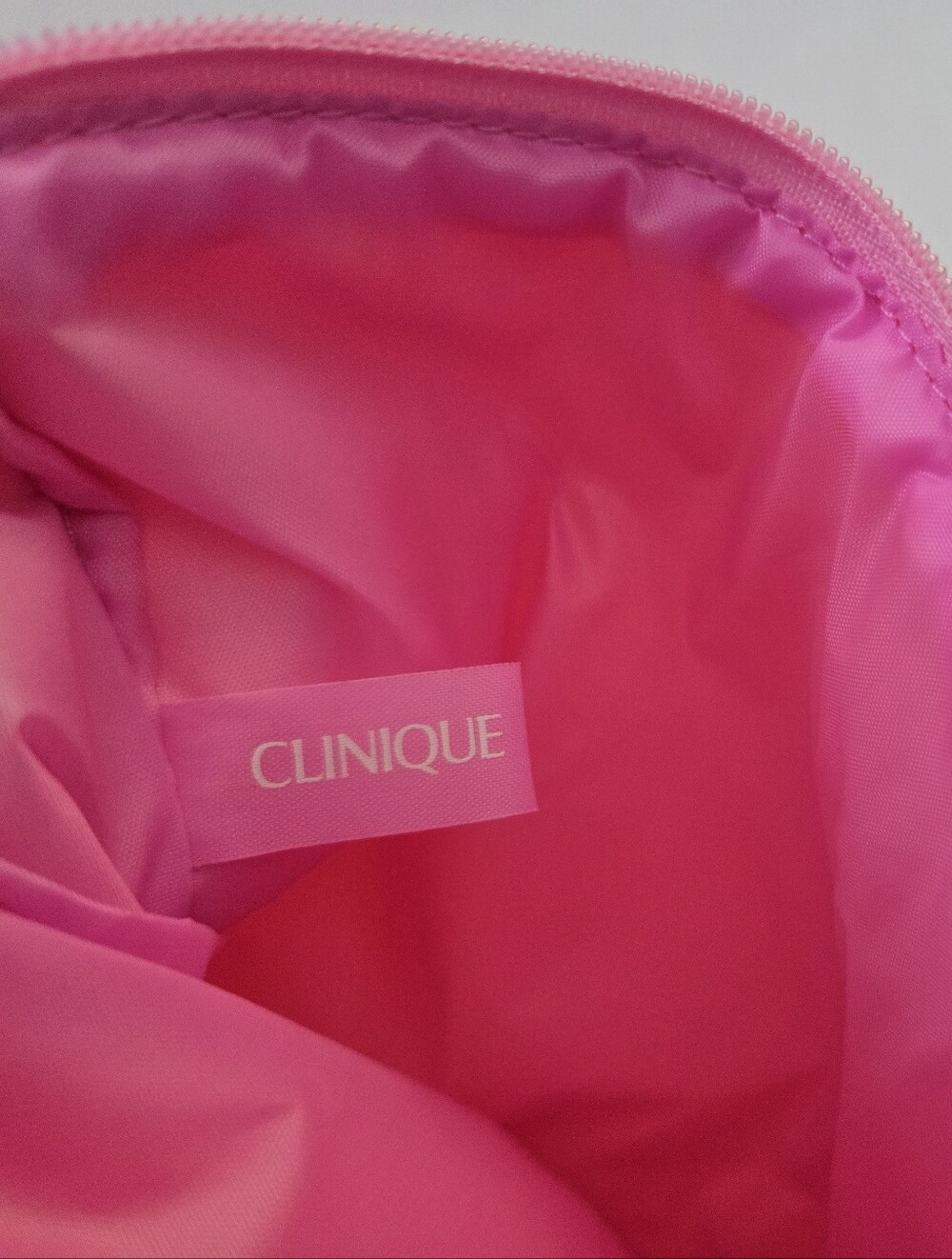 Clinique Cosmetic Pouch - Picture 4 of 6